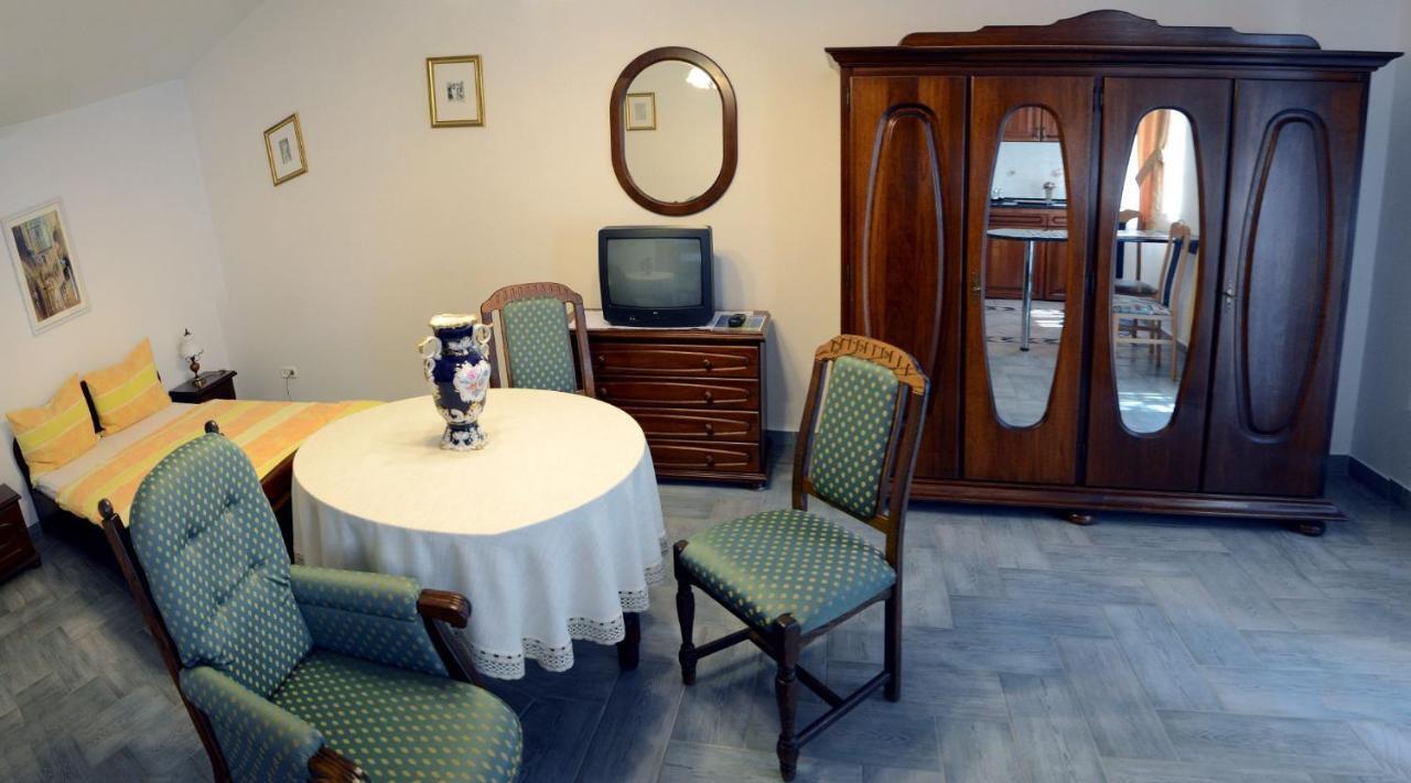 Samson Apartment Hajdúszoboszló Szoba fotó